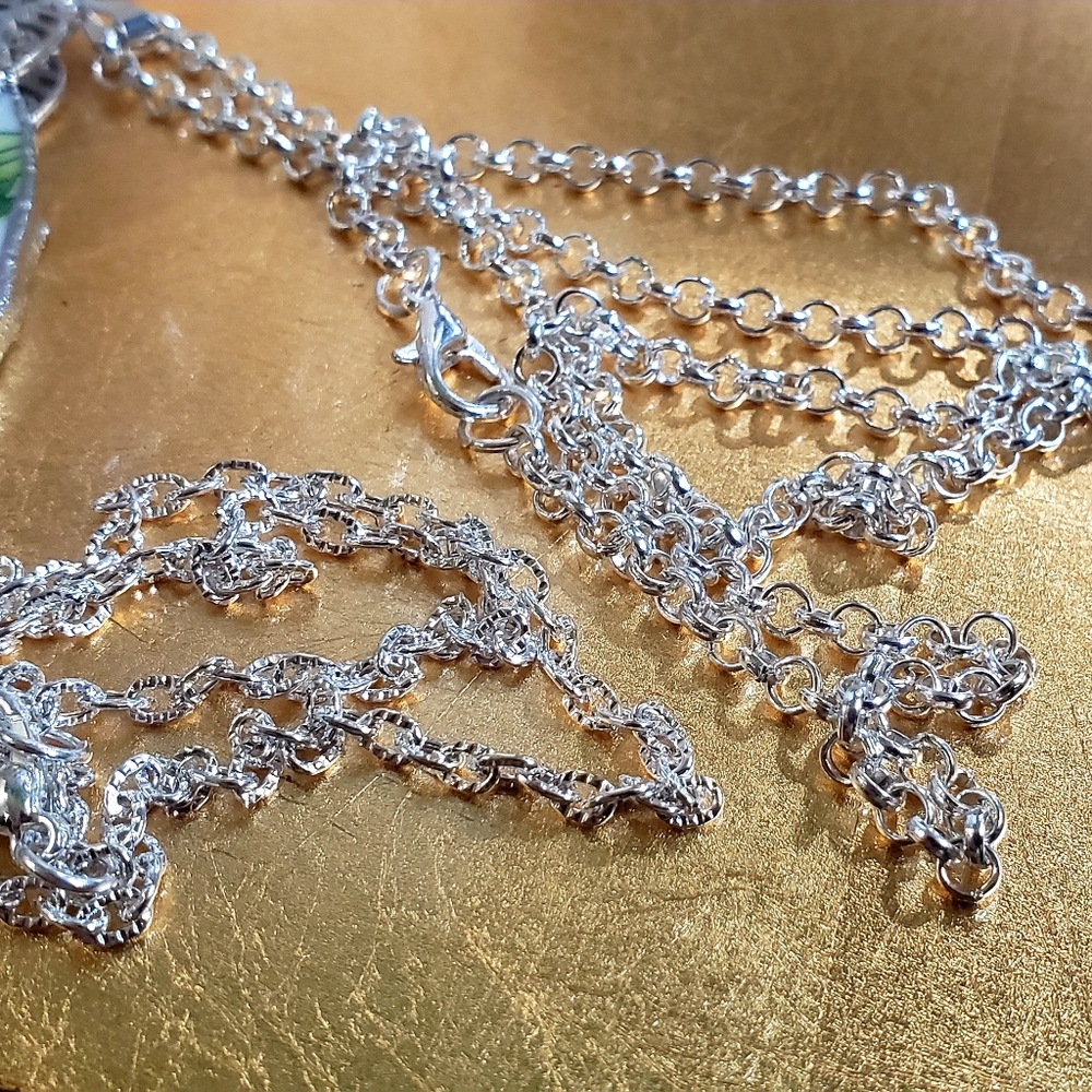 2 Necklaces - Picture 7 of 7